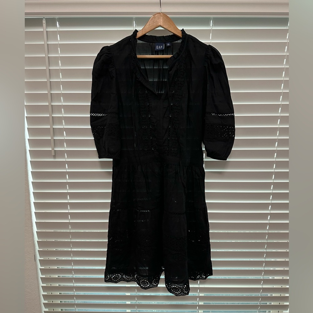 GAP Black Eyelet Puff-Sleeve Tiered Midi Dress